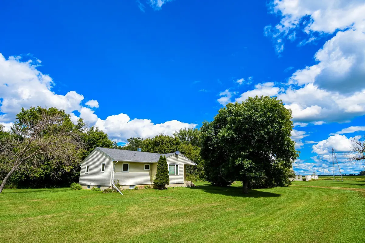 27774 330th AVE NW, Warren, MN 56762