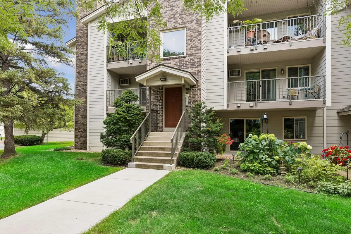 2130 Ridge DR #23, Saint Louis Park, MN 55416