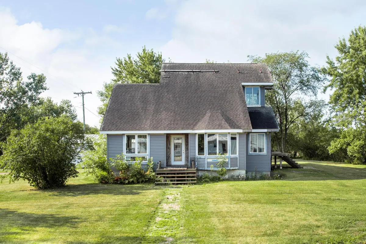 221 E Lake ST, Parkers Prairie, MN 56361