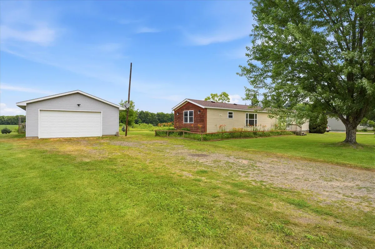 9528 Quail RD, Onamia, MN 56359