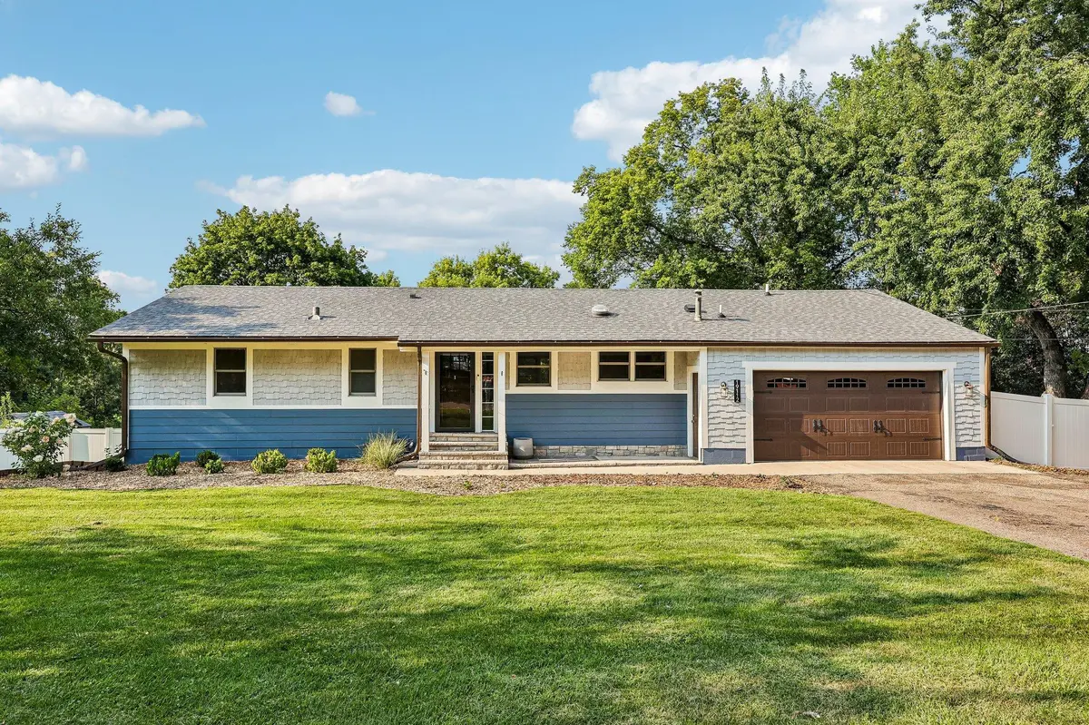 19112 Townline RD, Minnetonka, MN 55345