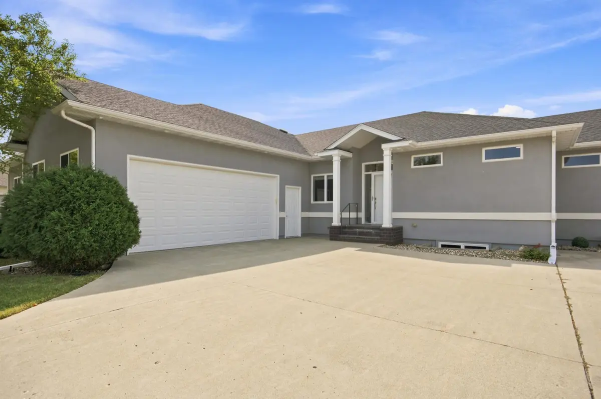 715 Northridge WAY, West Fargo, ND 58078