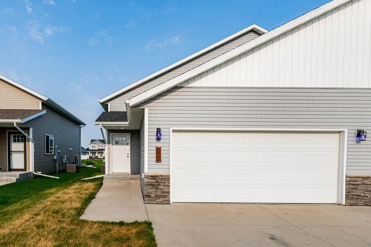 166 Pine AVE, Mapleton, ND 58059