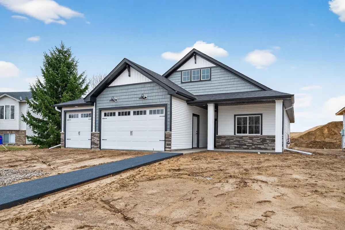 1402 Jefferson ST S, Cambridge, MN 55008