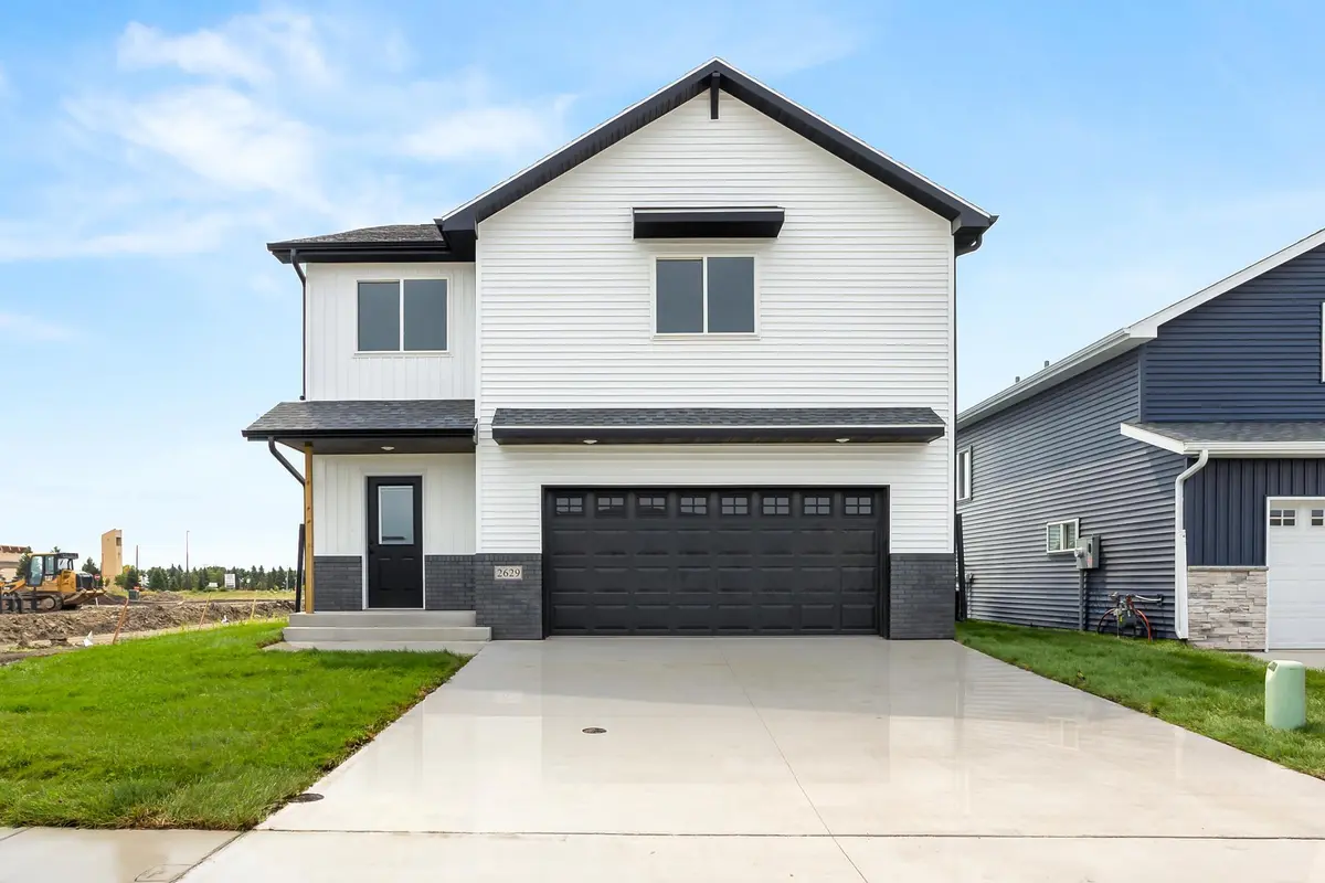 2629 38 AVE S, Moorhead, MN 56560