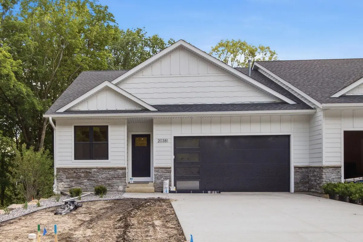 20389 Excelsior BLVD, Excelsior, MN 55331