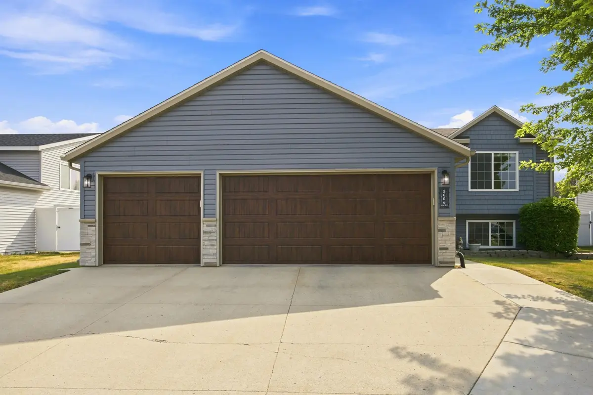 3606 34th ST S, Moorhead, MN 56560