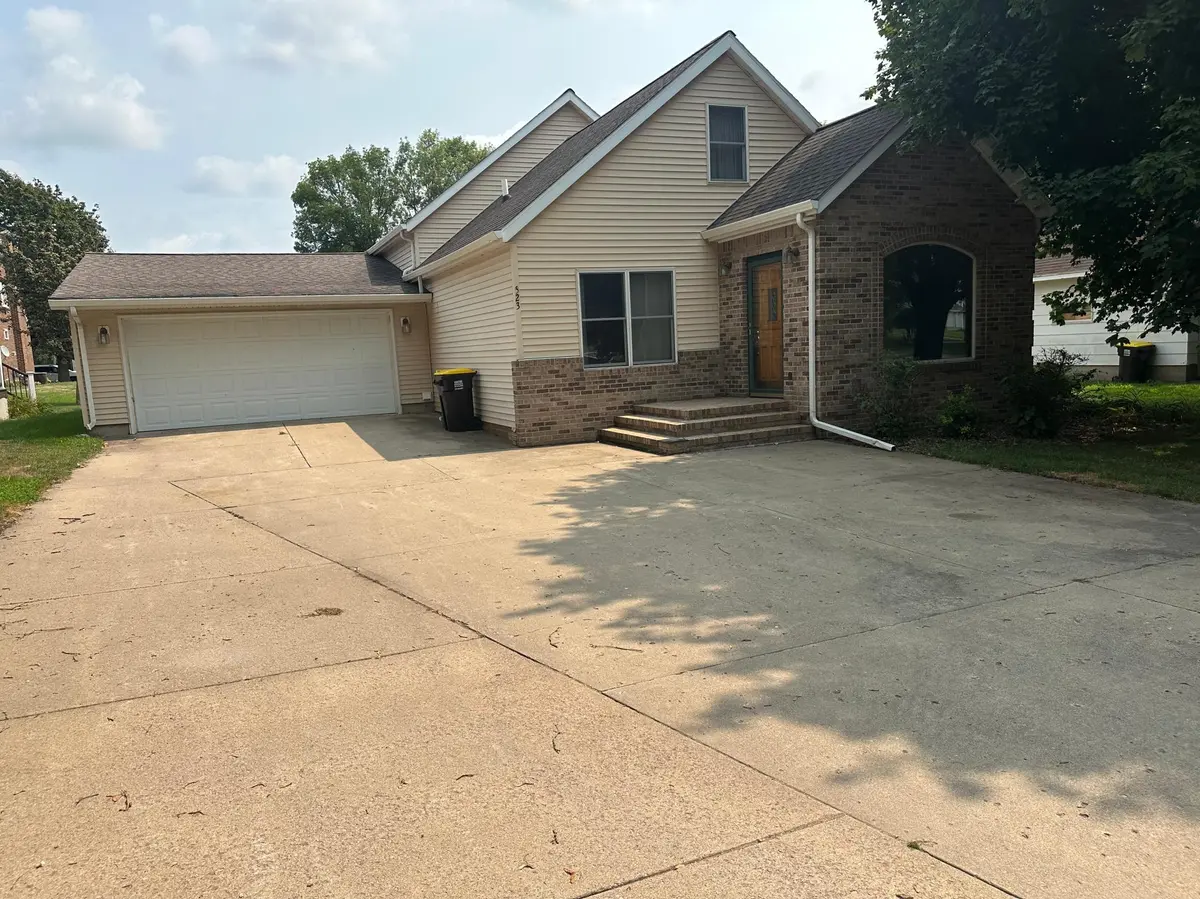 523 Davis AVE, Westbrook, MN 56183