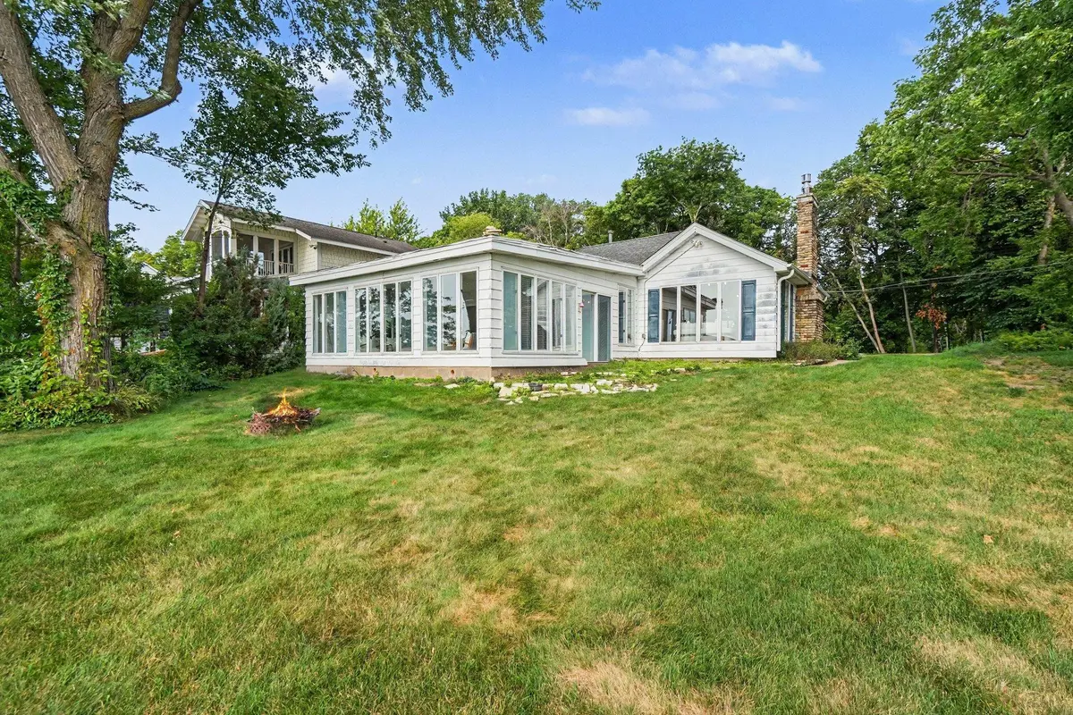 7525 N Shore CIR N, Forest Lake, MN 55025