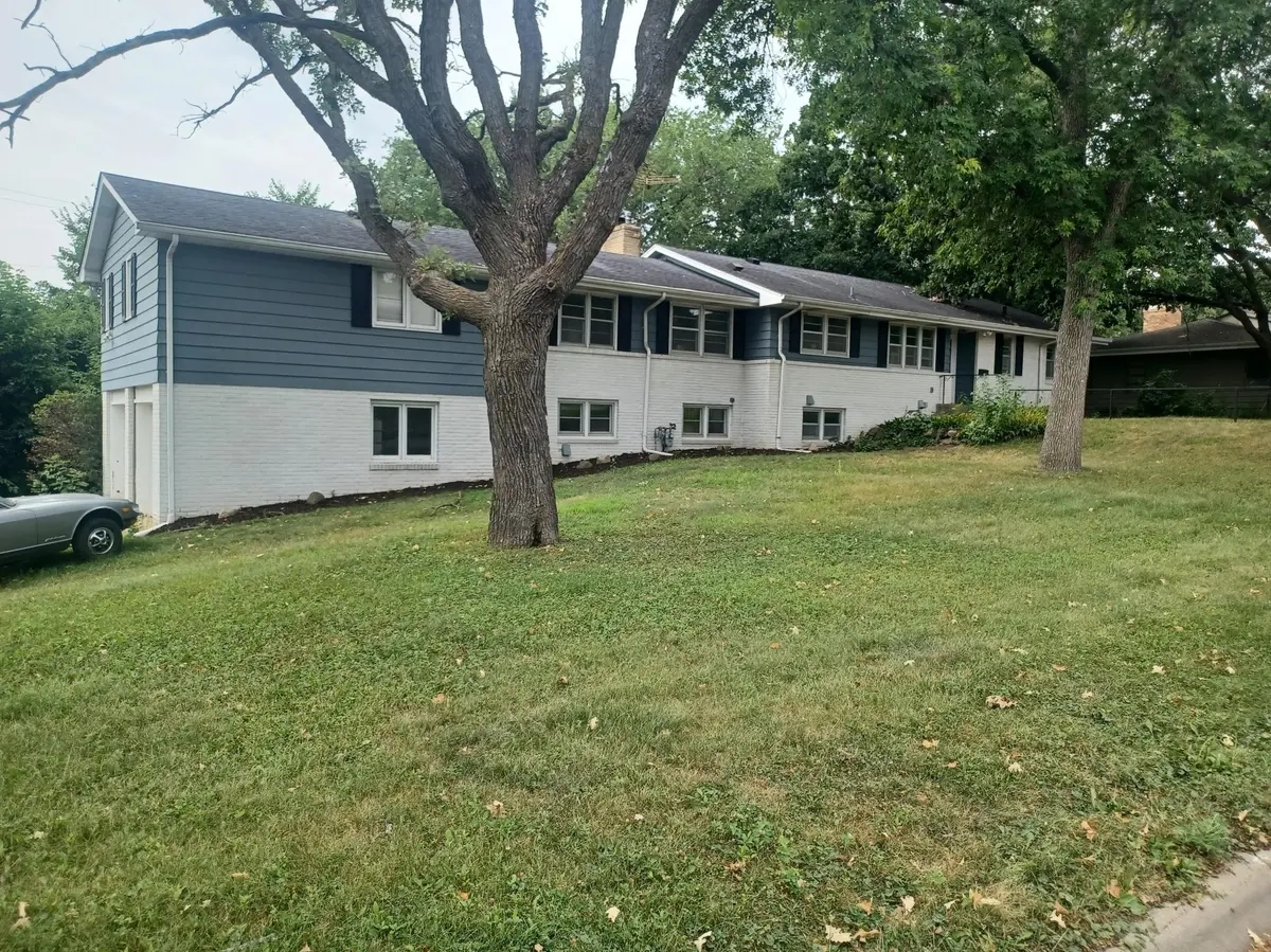 8101 Westwood Hills DR, Saint Louis Park, MN 55426