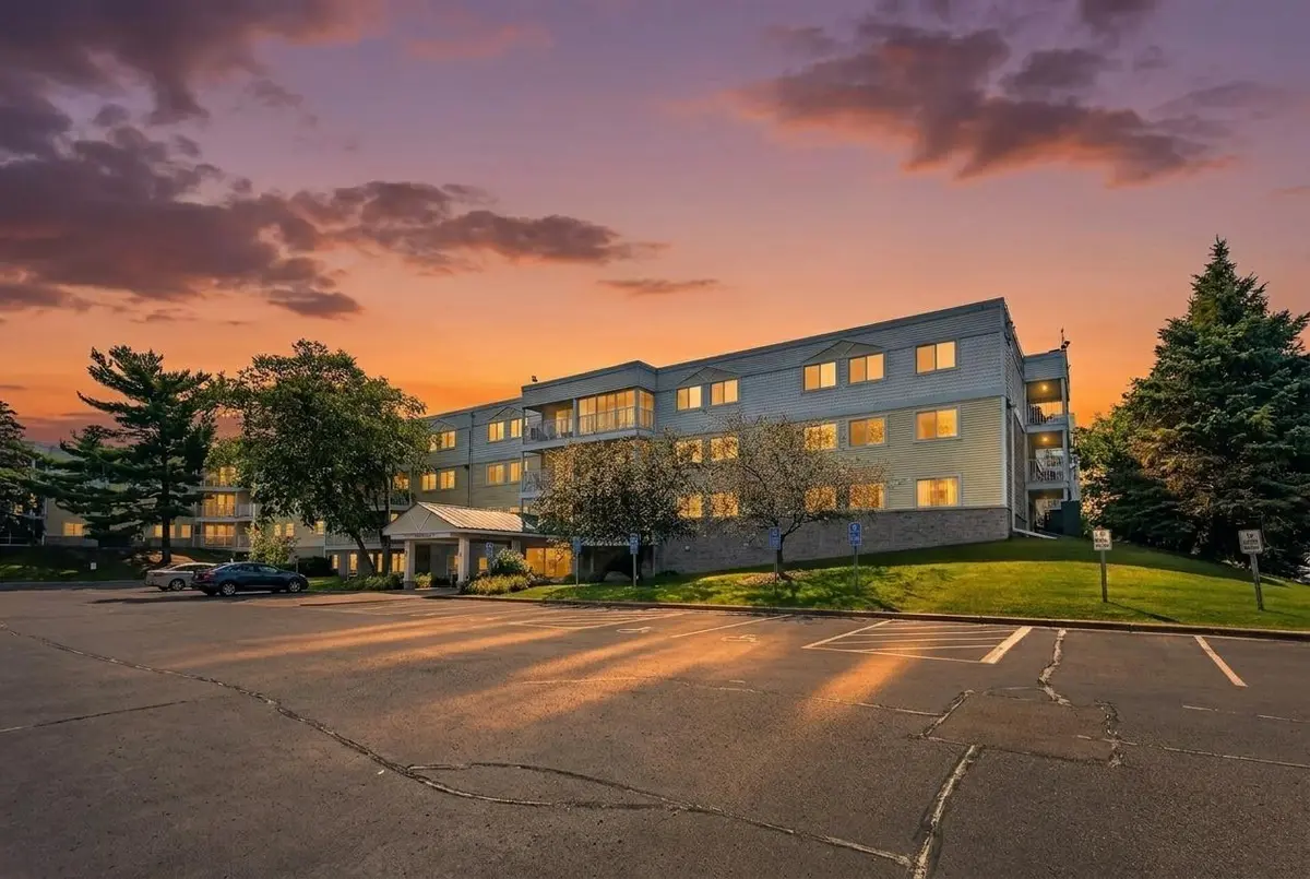 122 Demont AVE E #362, Little Canada, MN 55117