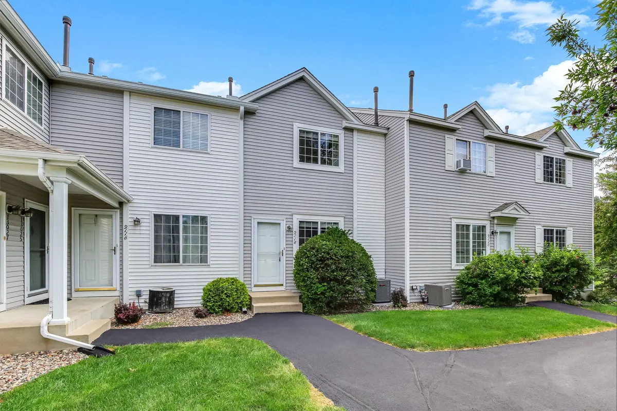 9118 Scarlet Globe DR, Eden Prairie, MN 55347