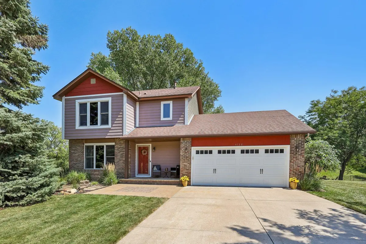4128 New York AVE, Eagan, MN 55123