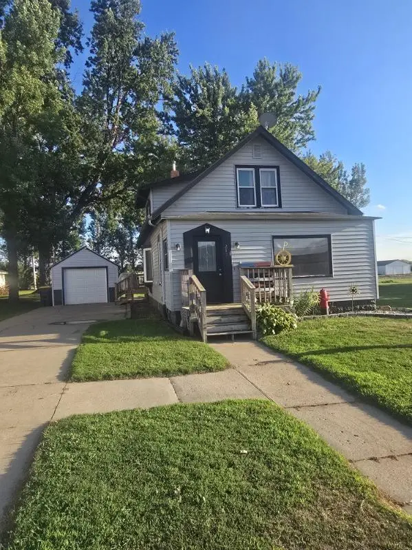 213 3rd ST W, Jasper, MN 56144