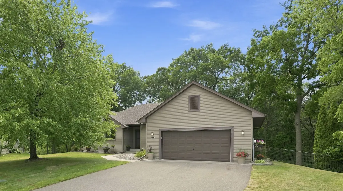 6973 4th Street CIR N, Oakdale, MN 55128