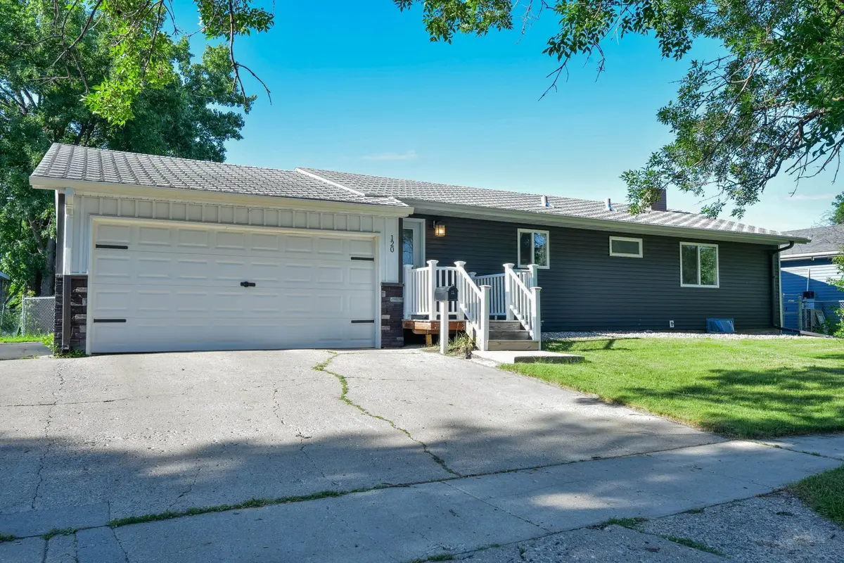 120 8th Avenue E, West Fargo, ND 58078