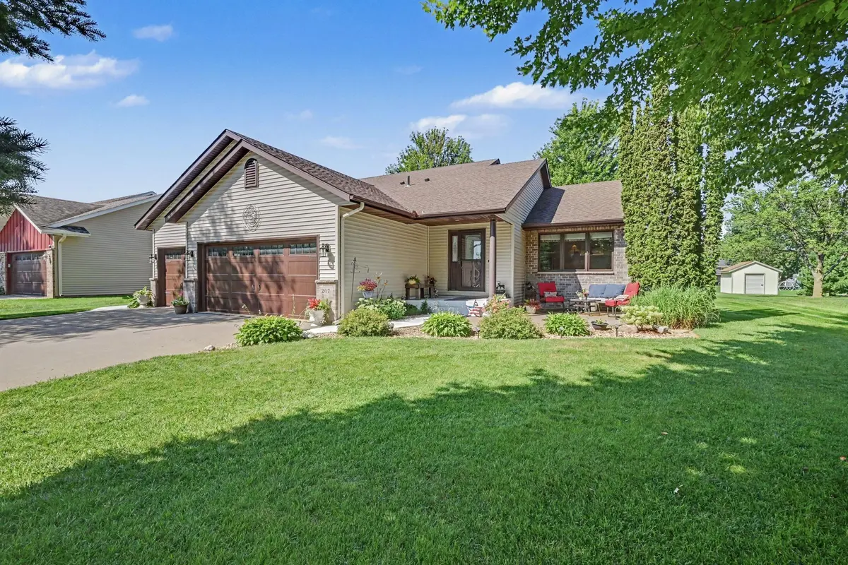 207 10th AVE NW, Lonsdale, MN 55046