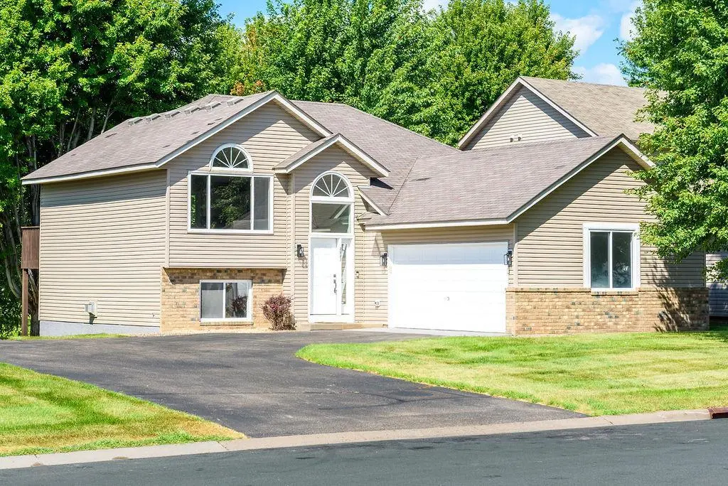 2827 18th AVE E, Shakopee, MN 55379
