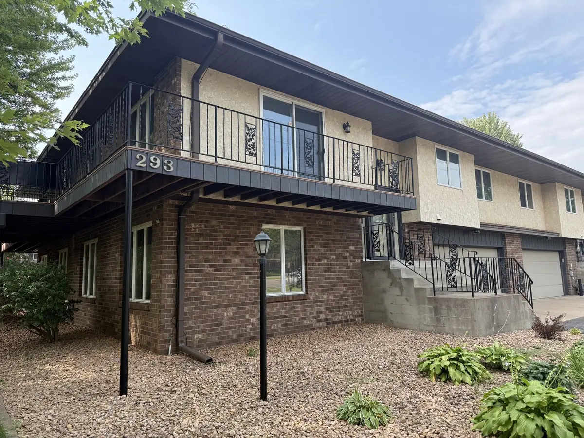 293 Evans AVE NW, Elk River, MN 55330