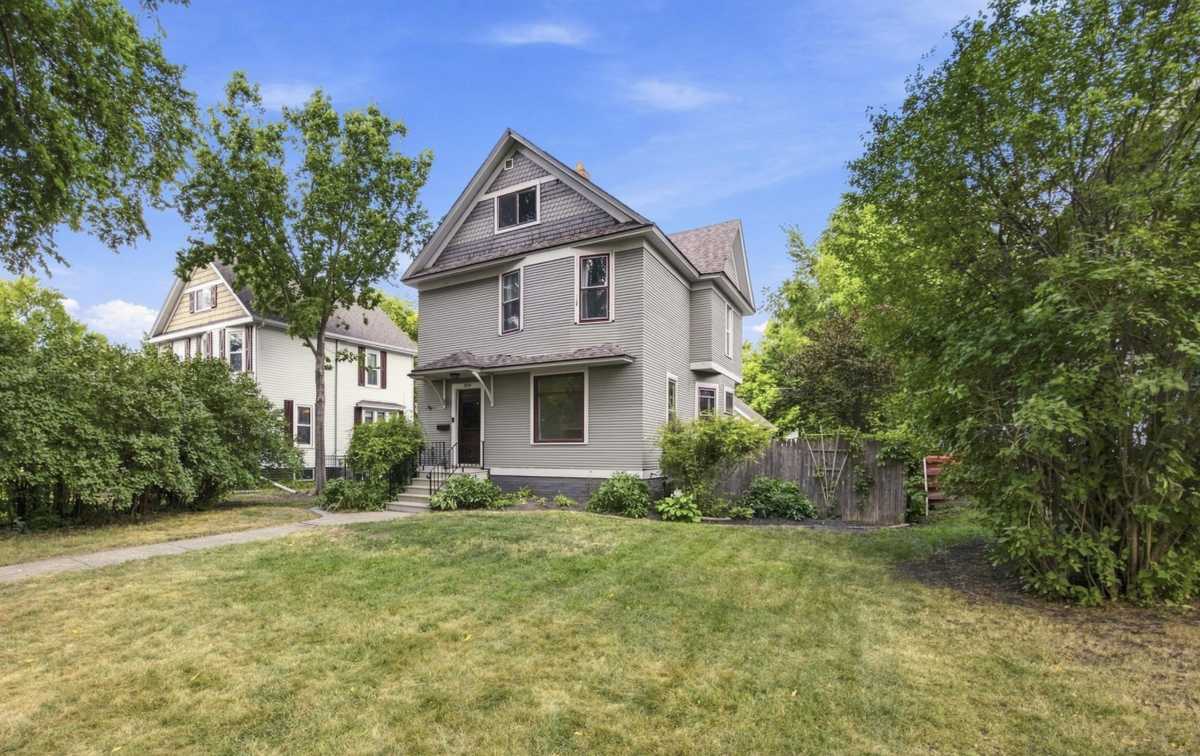 819 8th AVE N, Fargo, ND 58102