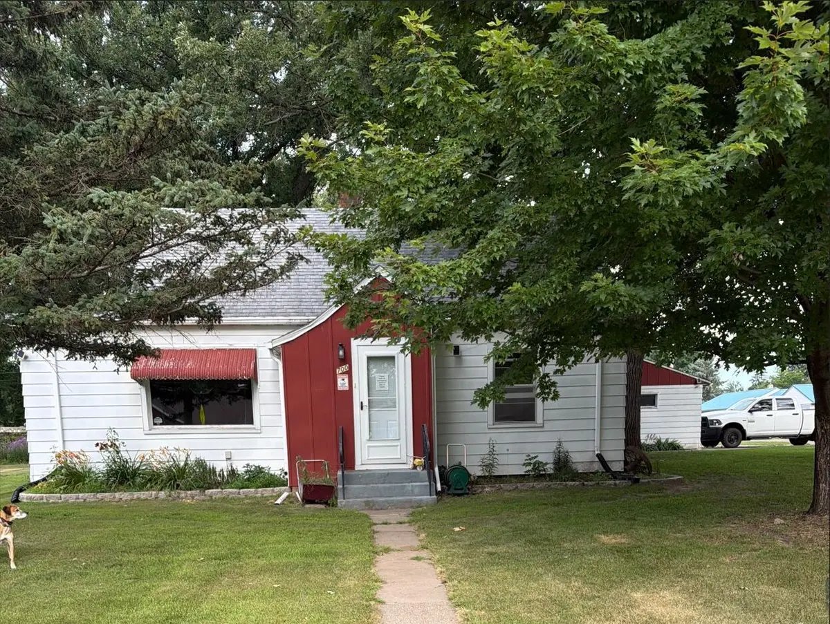 700 3rd ST SW, Little Falls, MN 56345