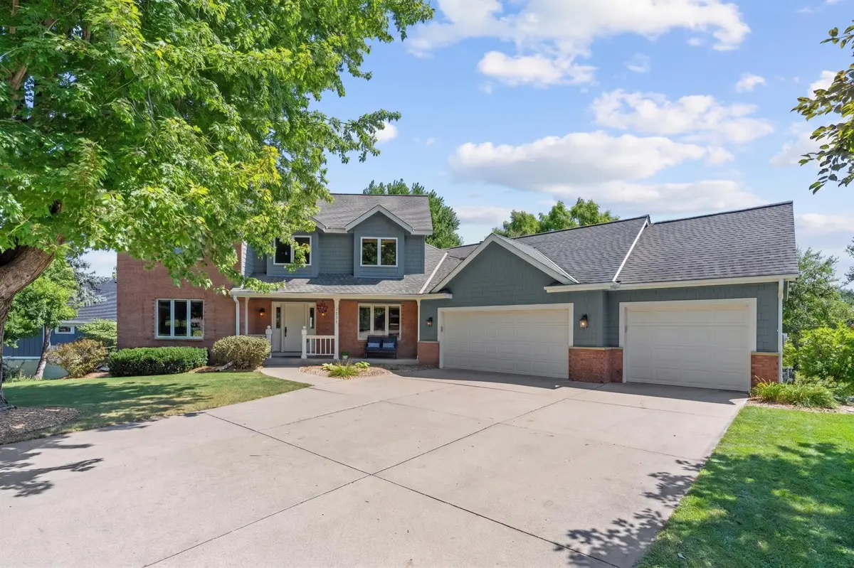 7531 Erie AVE, Chanhassen, MN 55317