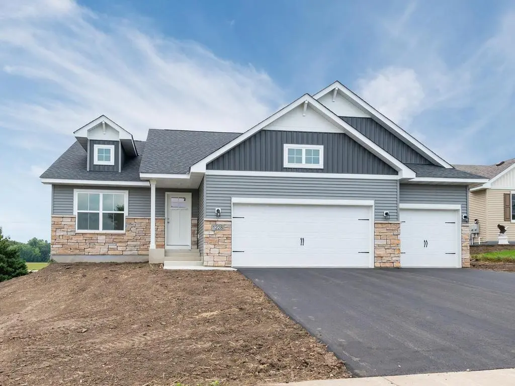 1228 Olivia ST SE, New Prague, MN 56071