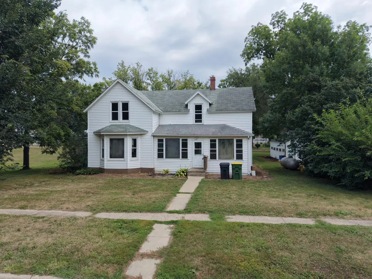 220 Sheridan ST, Garvin, MN 56132