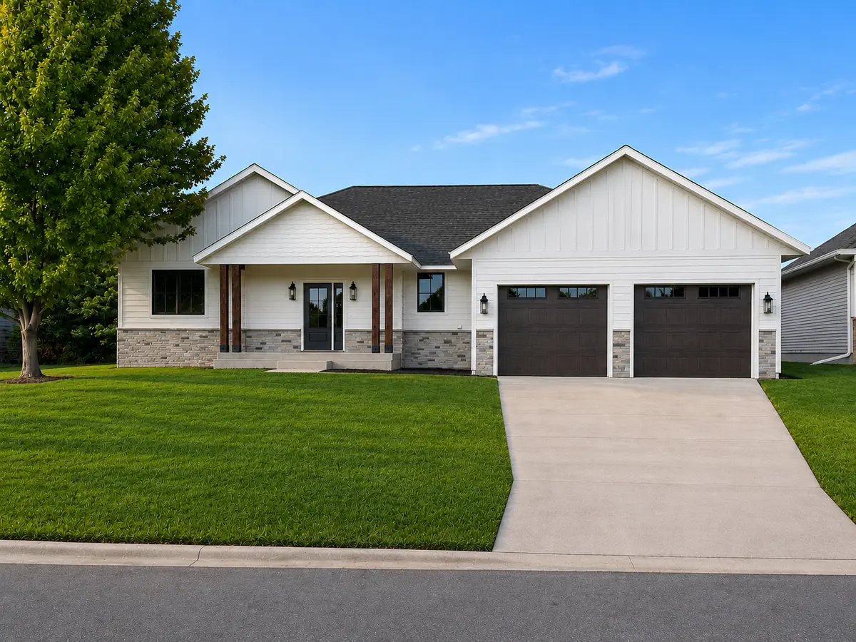 1215 Moor Stone DR NE, Alexandria, MN 56308