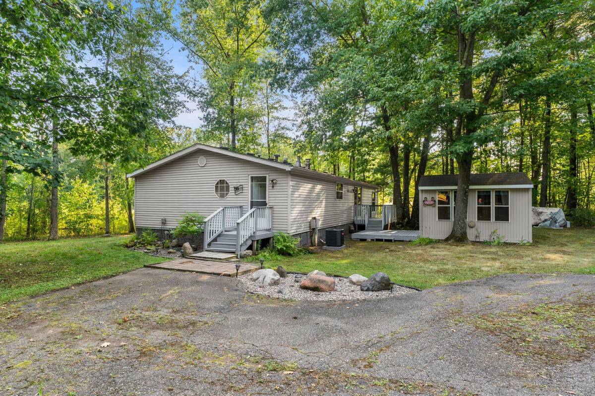 17473 Peggy LN, Grasston, MN 55030
