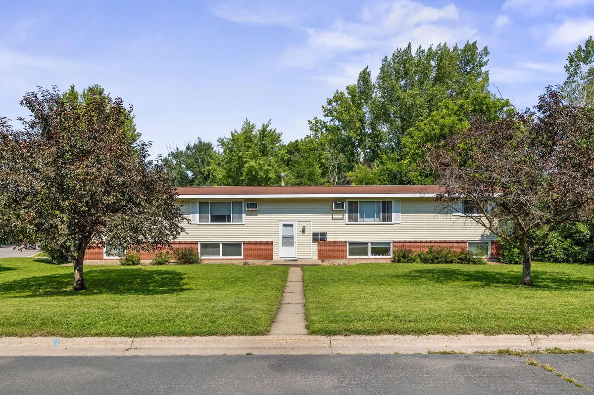 255 6th AVE NE, Hutchinson, MN 55350