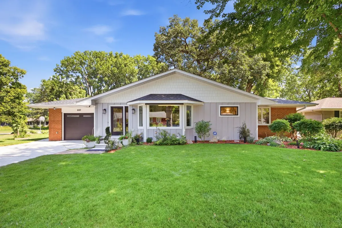 660 Harmony CIR, Wayzata, MN 55391
