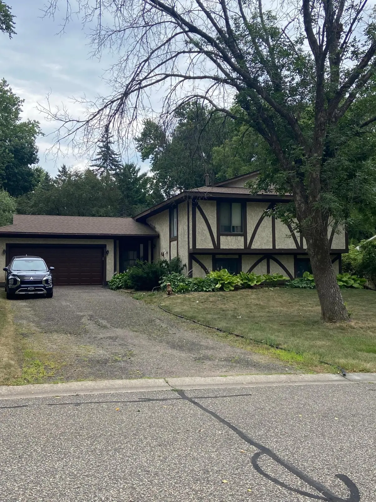 3052 Camelot CIR, Woodbury, MN 55125
