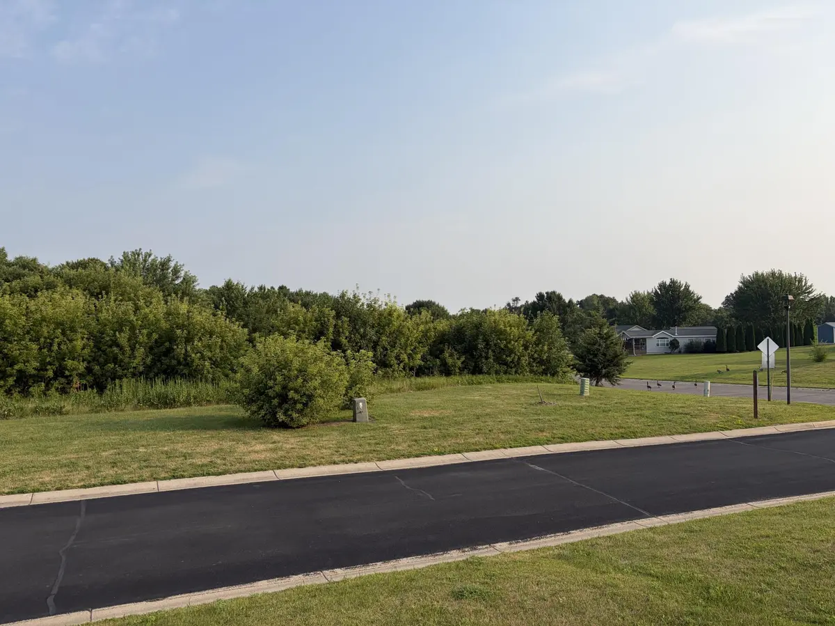 101 Highland CIR, Dassel, MN 55325