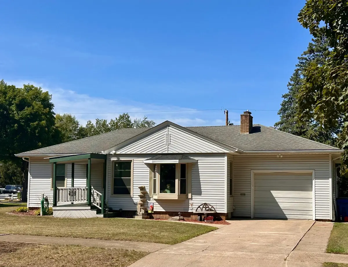 2934 Oak AVE, Slayton, MN 56172