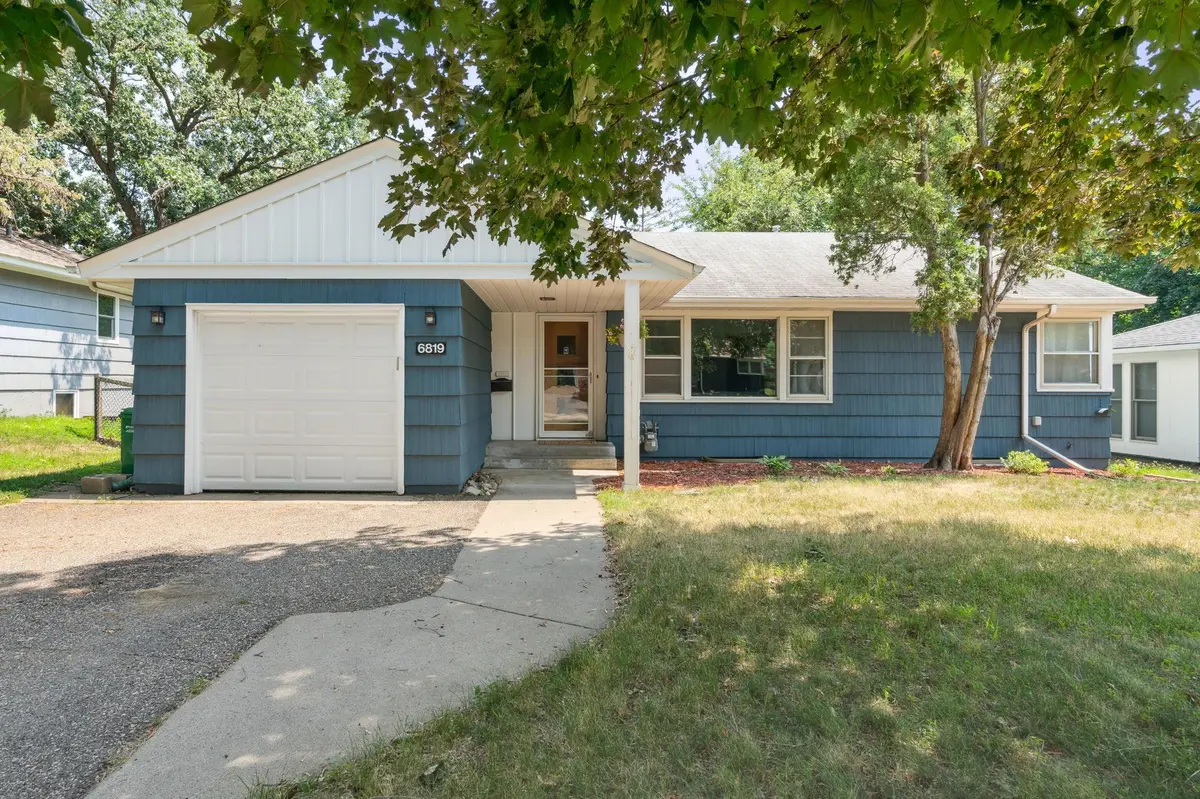 6819 Eliot View RD, Saint Louis Park, MN 55426