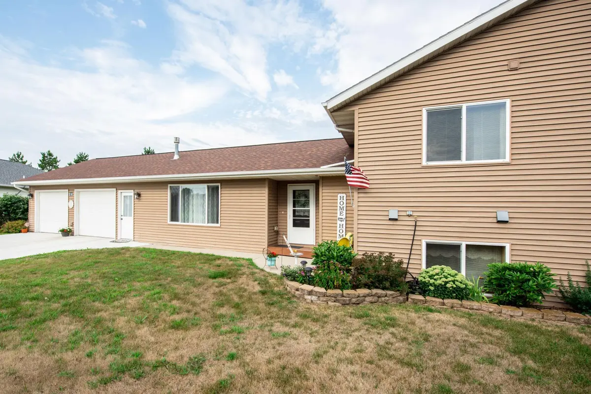 614 W Colfax ST, Parkers Prairie, MN 56361
