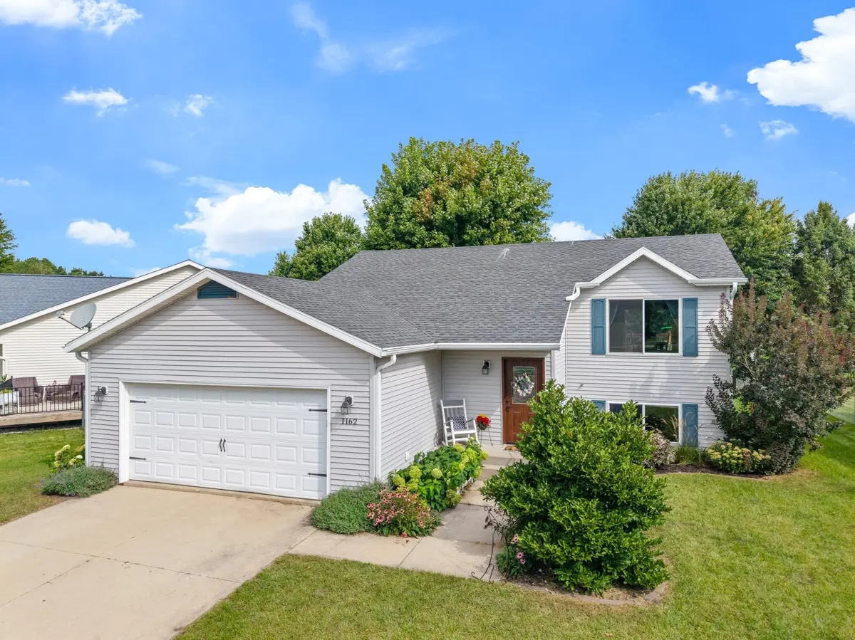 1162 Peregrine DR SE, Rochester, MN 55904