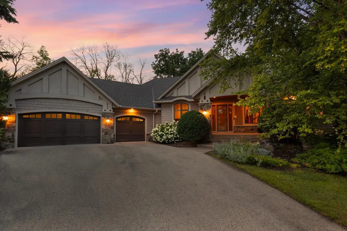 2180 Crestview DR, Excelsior, MN 55331