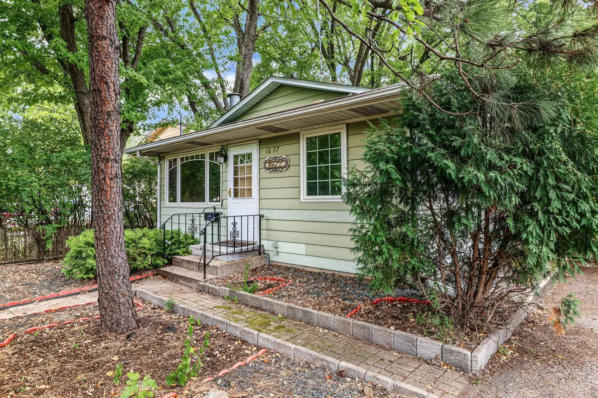 1677 Burns AVE, Saint Paul, MN 55106