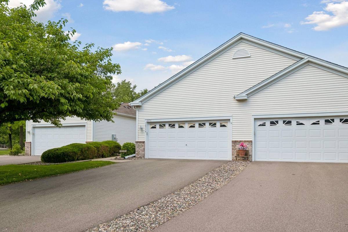 18716 Kalmar CT, Lakeville, MN 55044