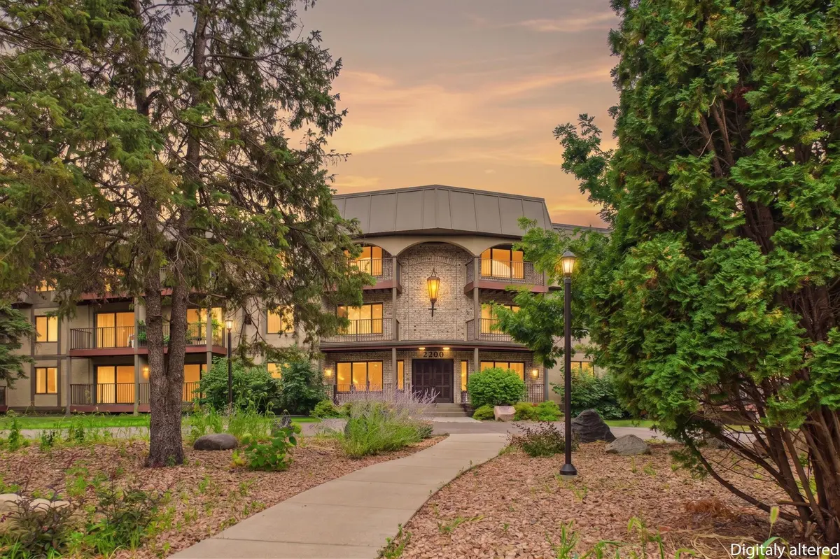 2200 Nevada AVE S #321, Saint Louis Park, MN 55426
