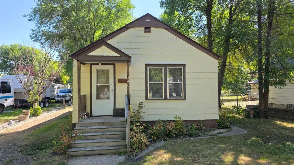1540 14 1/2 ST S, Fargo, ND 58103