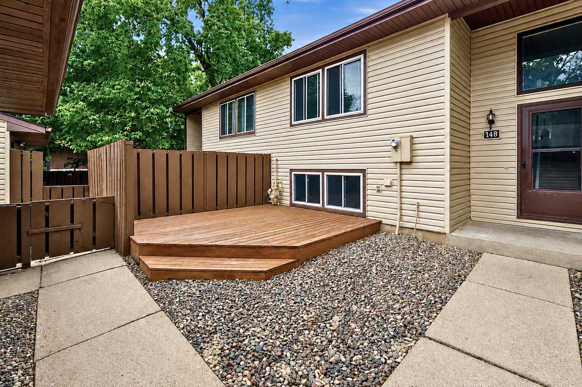 148 River Woods LN, Burnsville, MN 55337