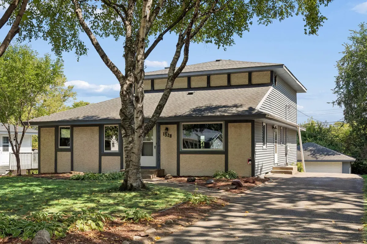 1528 Aquila AVE N, Golden Valley, MN 55427