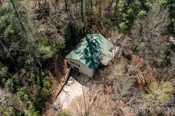 6 Majestic TRCE, Hendersonville, NC 28739