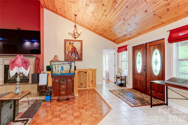 6 Majestic TRCE, Hendersonville, NC 28739