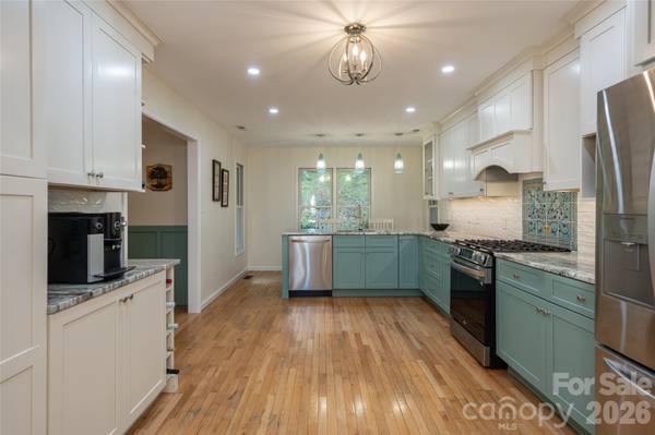 80 Range DR, Maggie Valley, NC 28751