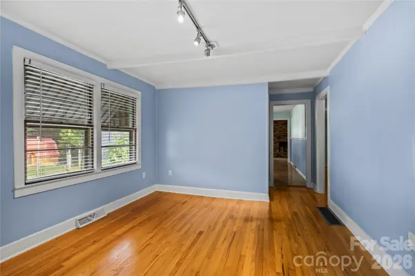 2 Bostic PL, Asheville, NC 28803