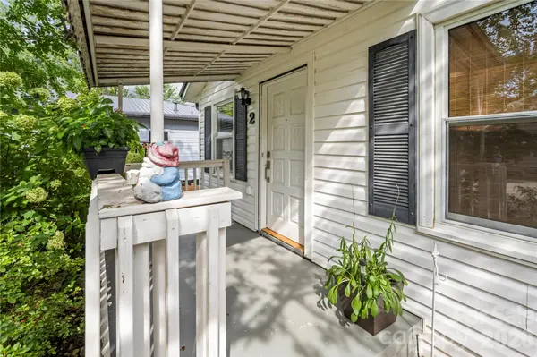 2 Bostic PL, Asheville, NC 28803